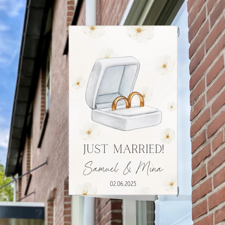 Raambord Just Married Trouwringen